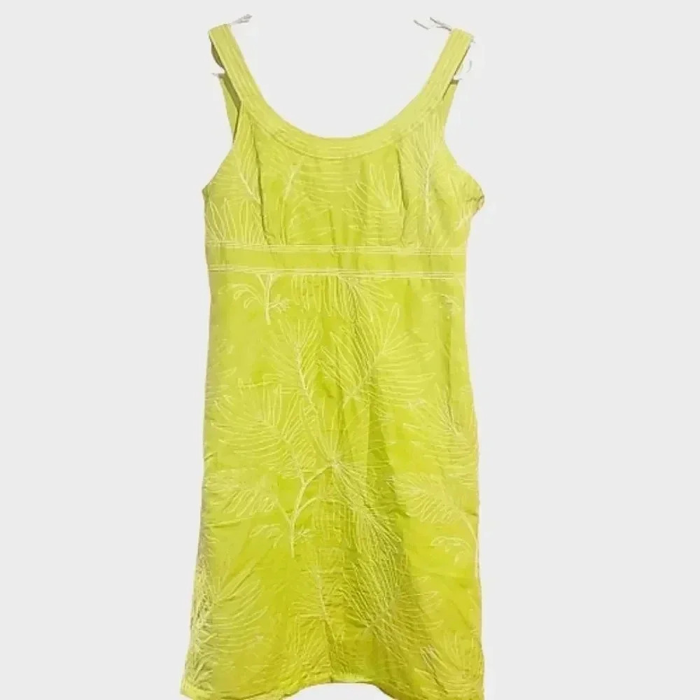 Ann Taylor Petites vibrant green embroidered short tank dress Size 6P